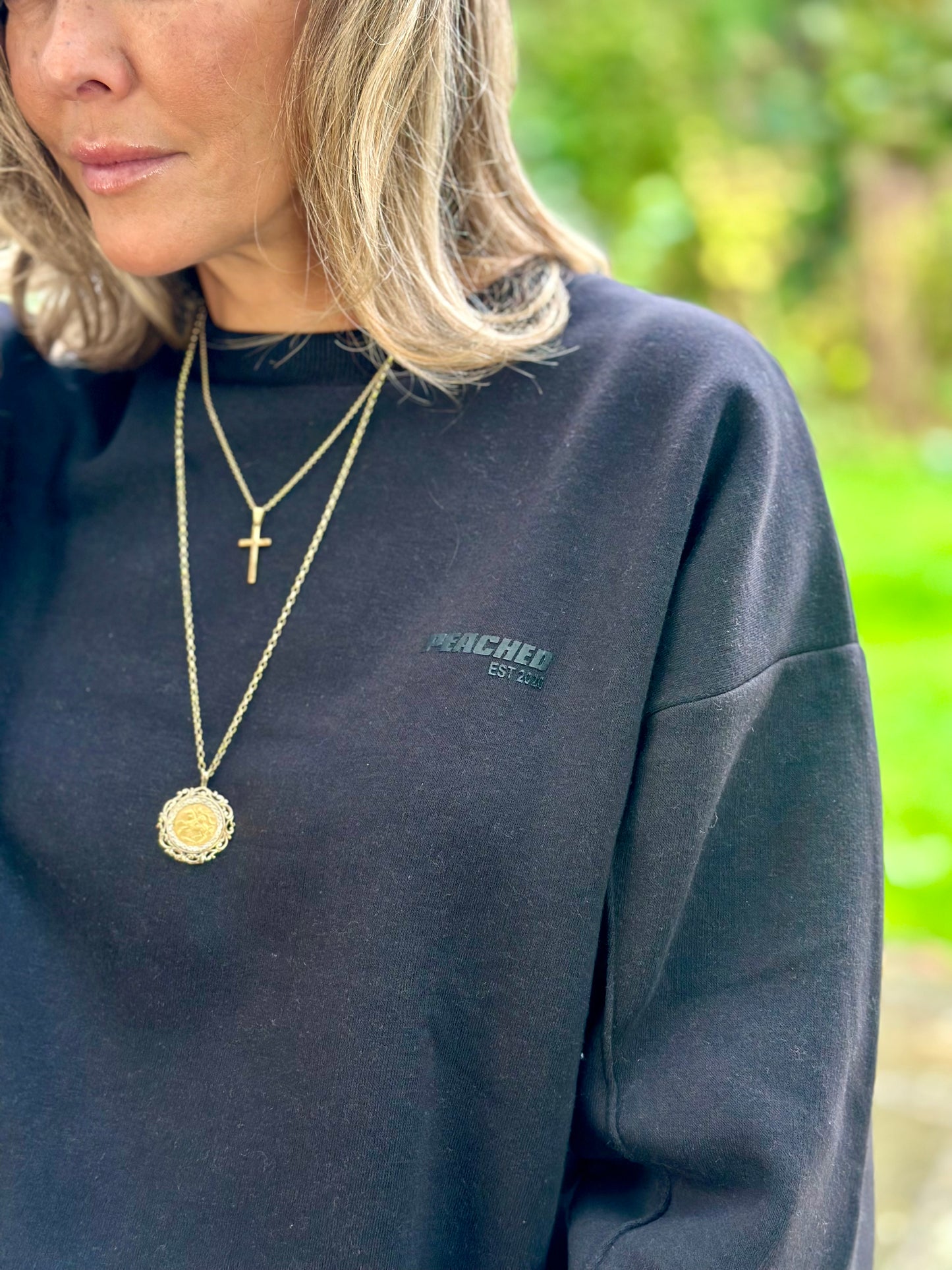 PEACHED Crew Sweater BLACK