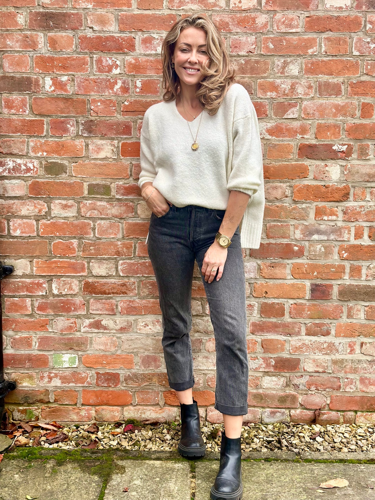 Cream V-neck Knit